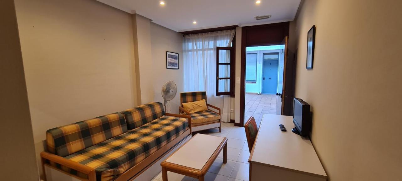 Apartamentos Elena Laredo Exterior photo