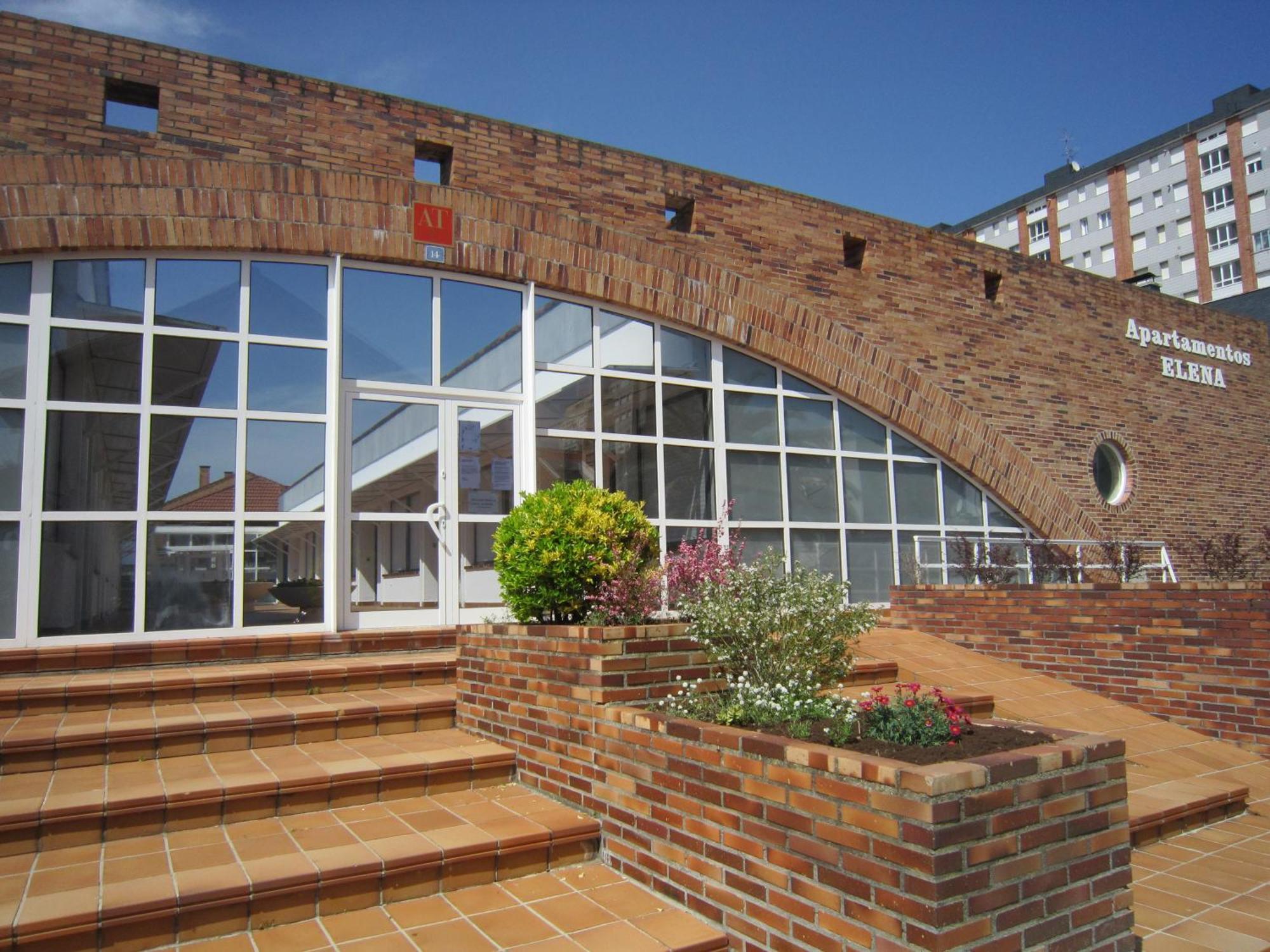 Apartamentos Elena Laredo Exterior photo