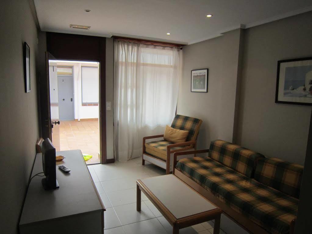 Apartamentos Elena Laredo Exterior photo